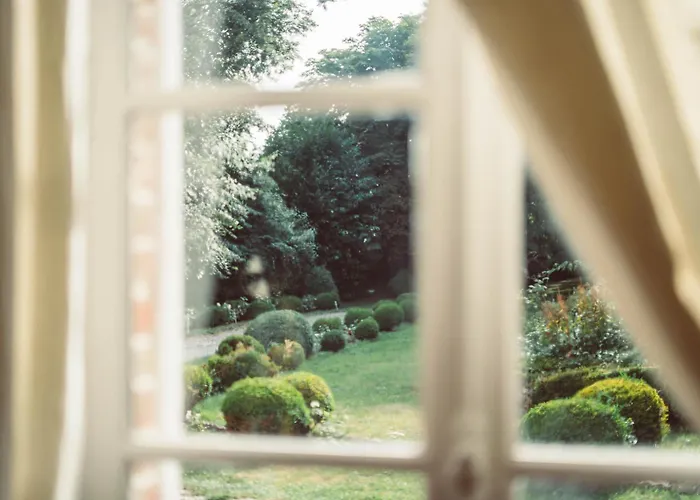 D'hotes Marina - Chateau Le Bas Bleu Homestay Quesnoy-le-Montant