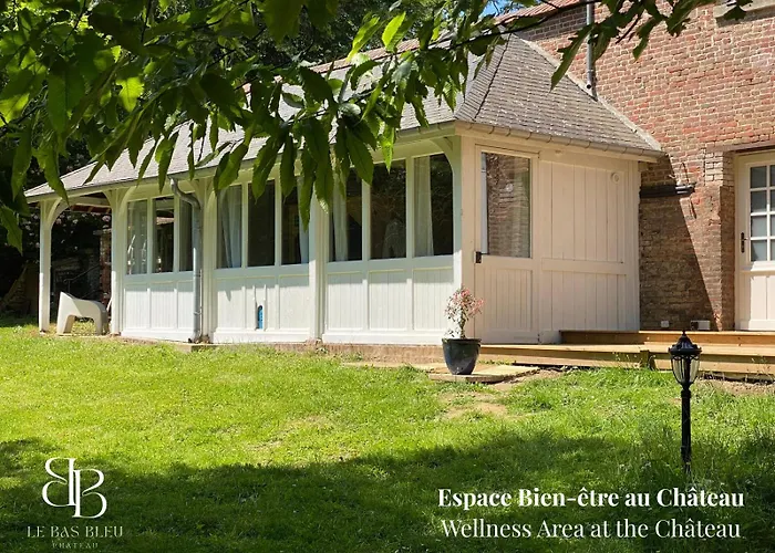 D'hotes Marina - Chateau Le Bas Bleu Homestay *